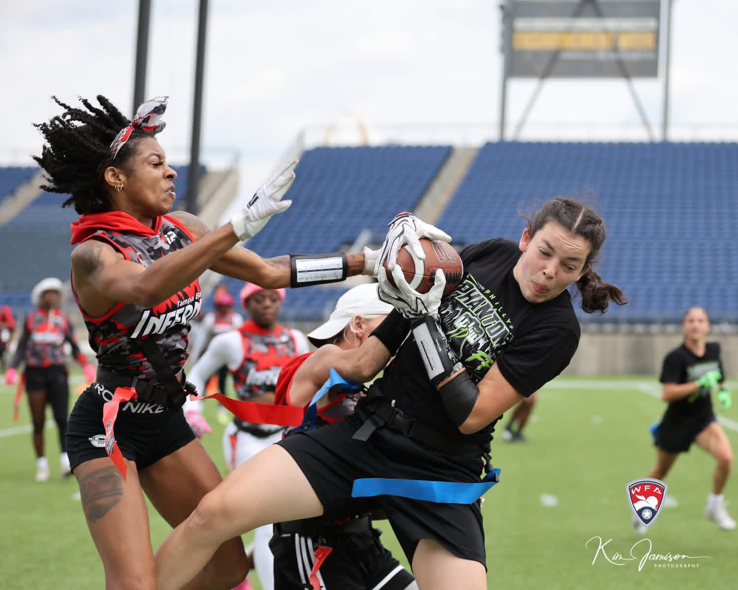 Phantomz receiver fights through contact for the ball