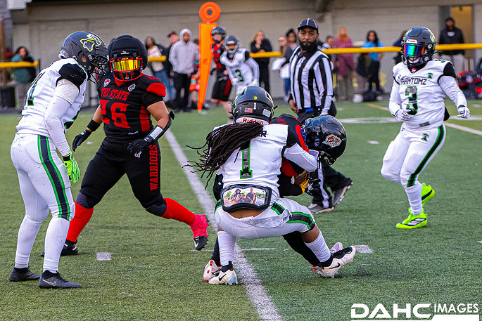 Phantomz defense makes a tackle