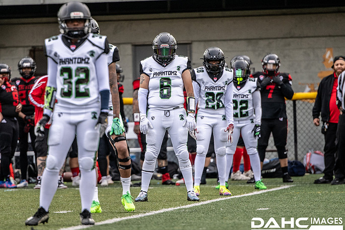 Phantomz kickoff unit takes the field