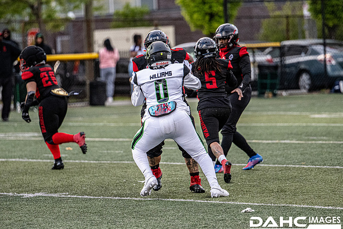 Phantomz defender meets the ball carrier